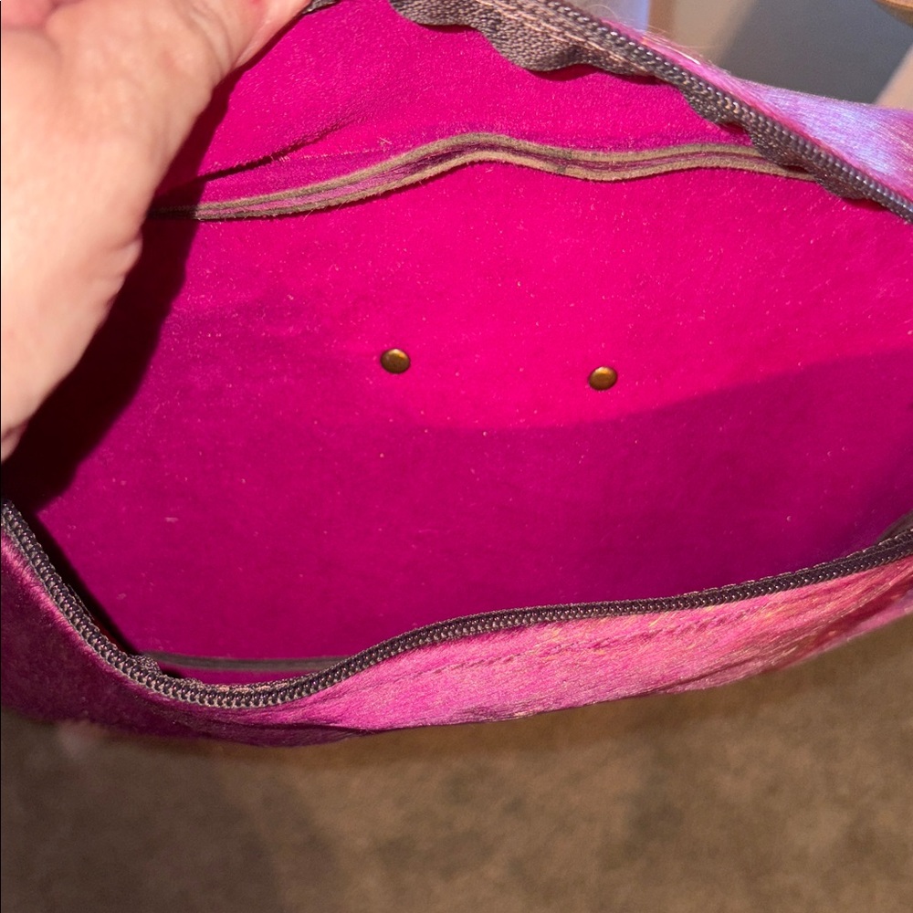 Keep it gypsy fuschia hide on hair sling bag crossbody style bnnu and bnnu. - Picture 3 of 4